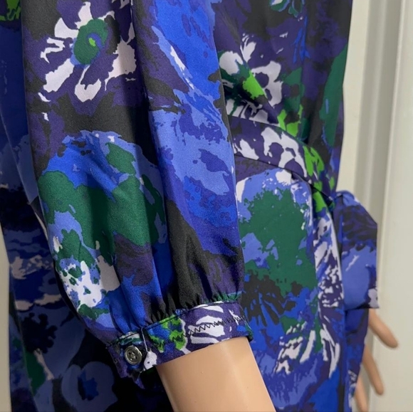 "Isaac Mizrahi Jeans Women’s Blouse S Fancy Floral Print Button Front - Picture 6 of 7